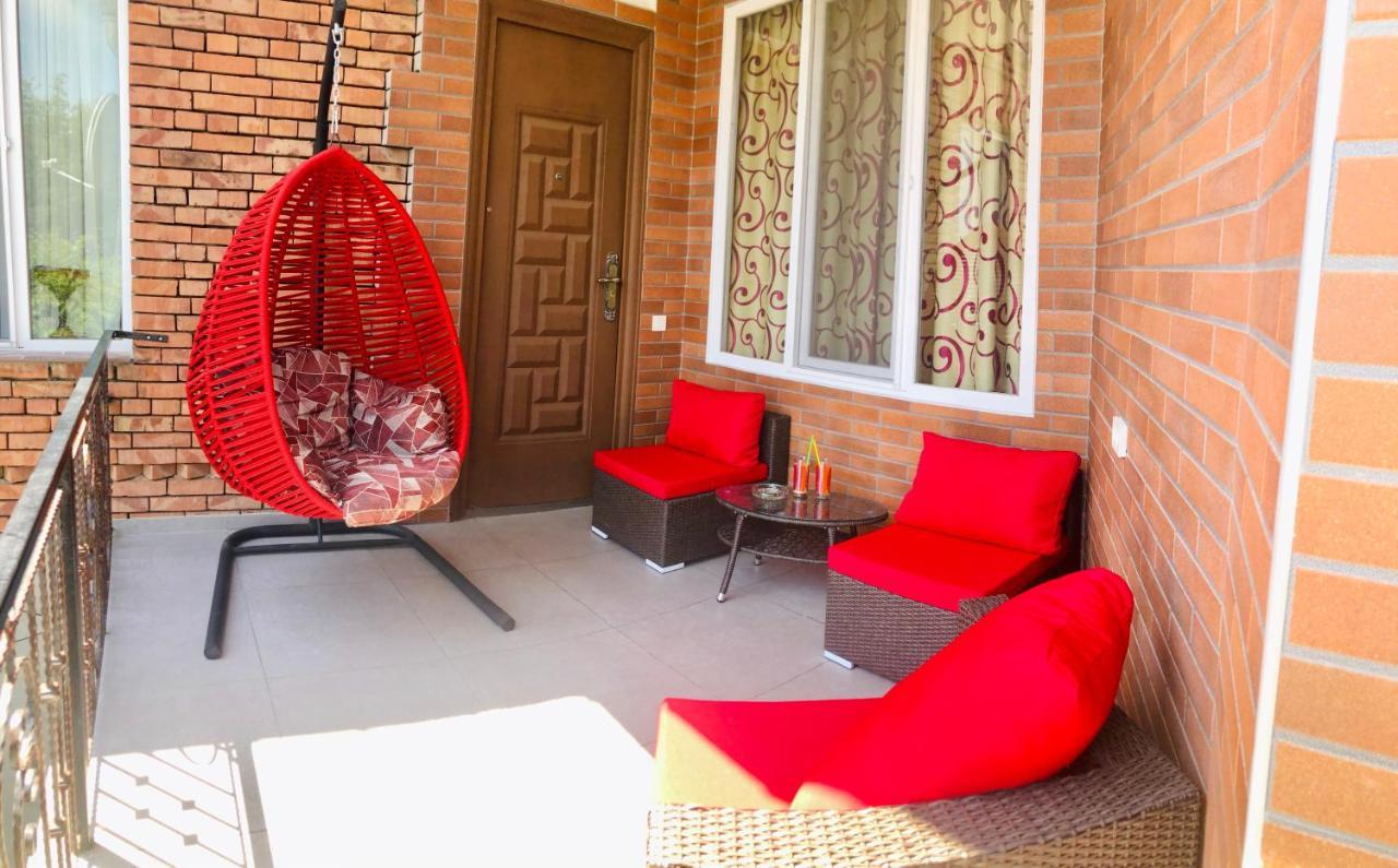 Doors Hotel Kutaisi Luaran gambar