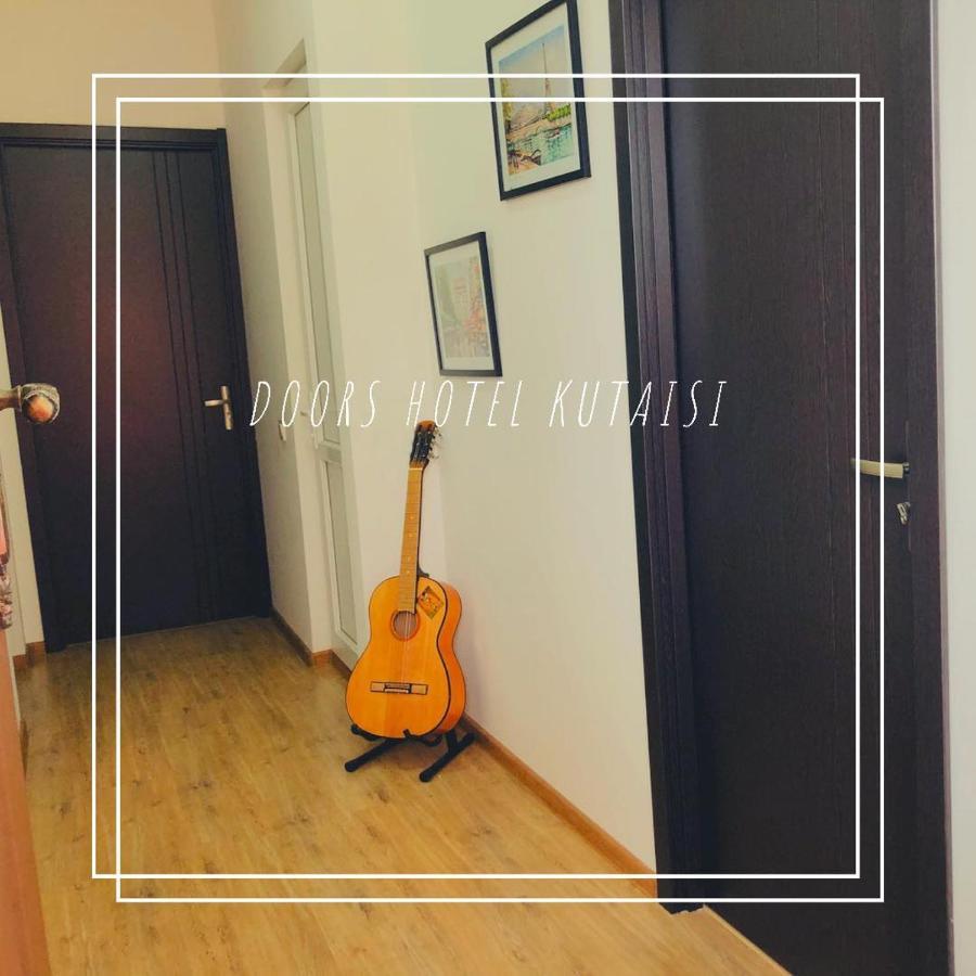 Doors Hotel Kutaisi Luaran gambar