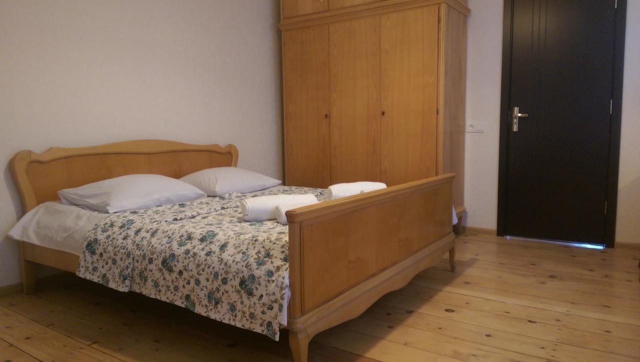 Doors Hotel Kutaisi Luaran gambar