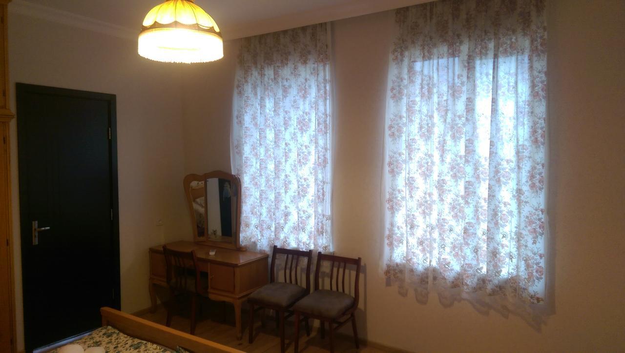 Doors Hotel Kutaisi Luaran gambar