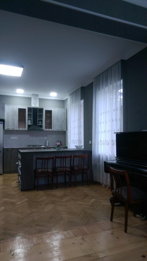 Doors Hotel Kutaisi Luaran gambar
