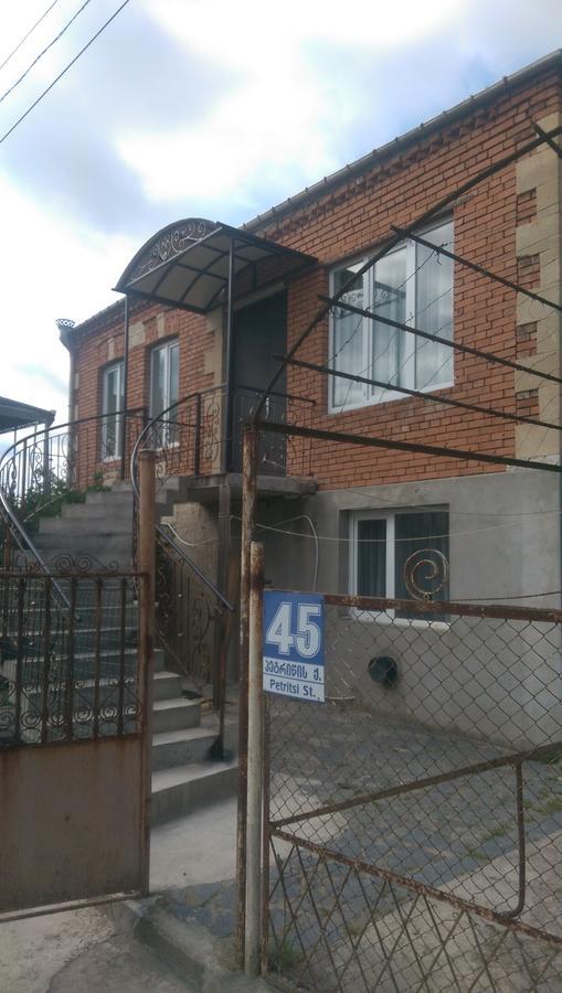 Doors Hotel Kutaisi Luaran gambar