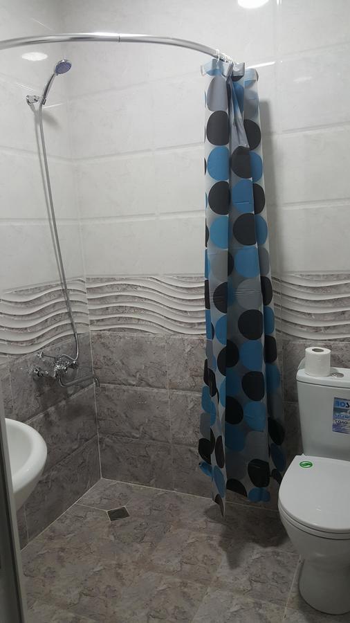 Doors Hotel Kutaisi Luaran gambar